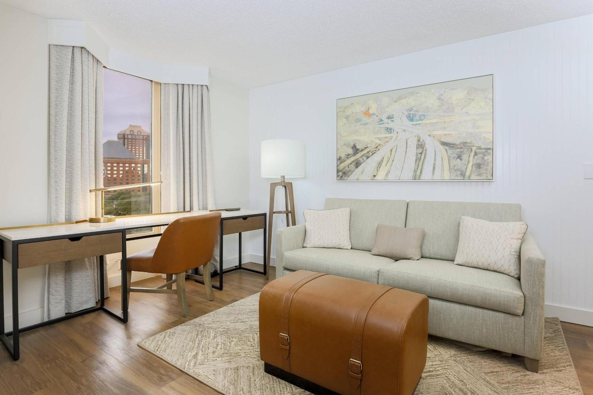 Sheraton Suites Market Center Далас Екстериор снимка