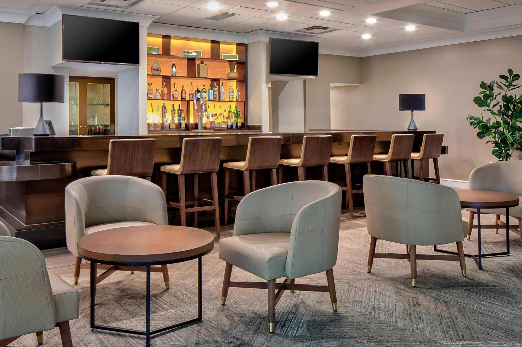 Sheraton Suites Market Center Далас Екстериор снимка