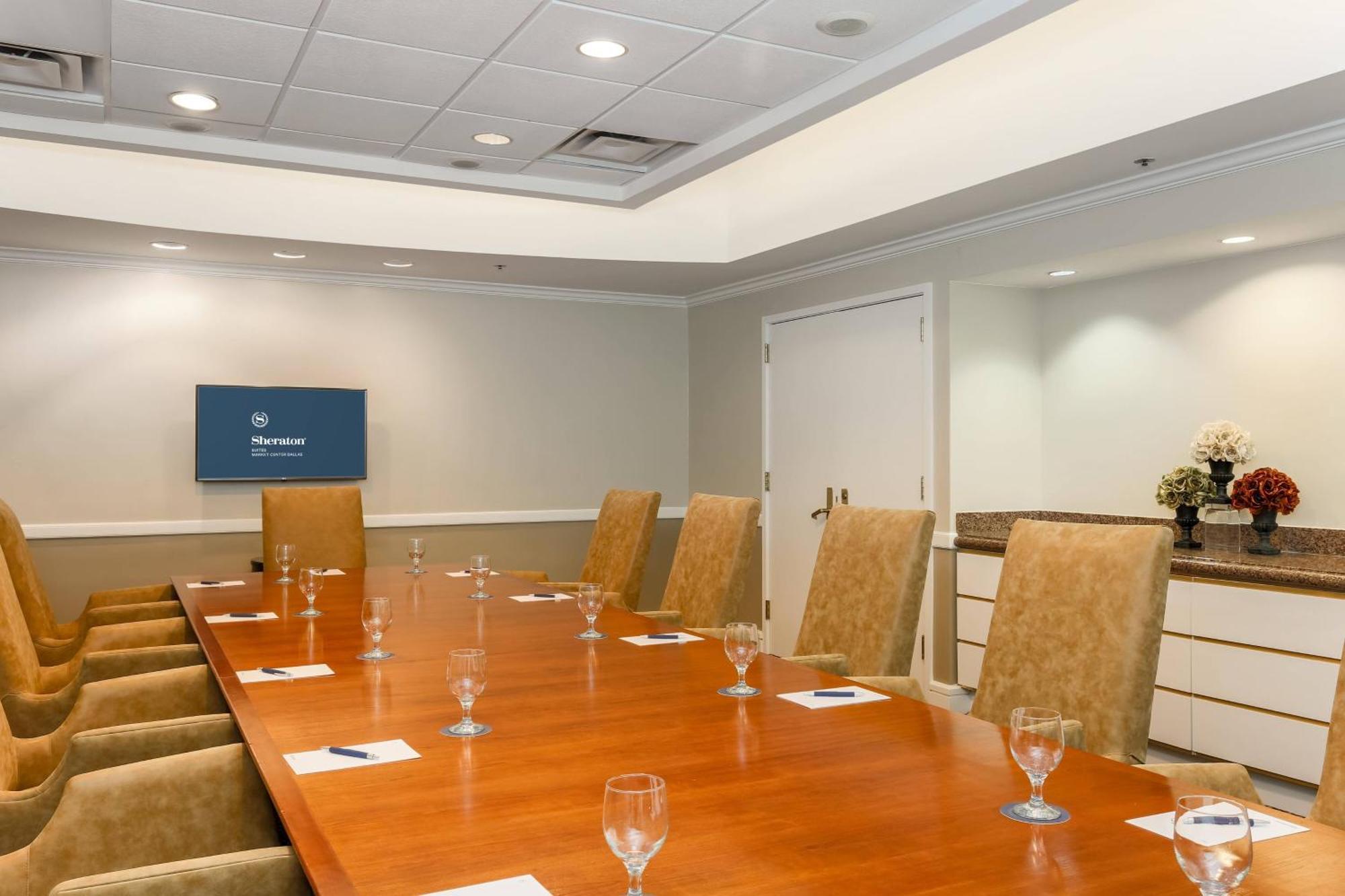 Sheraton Suites Market Center Далас Екстериор снимка