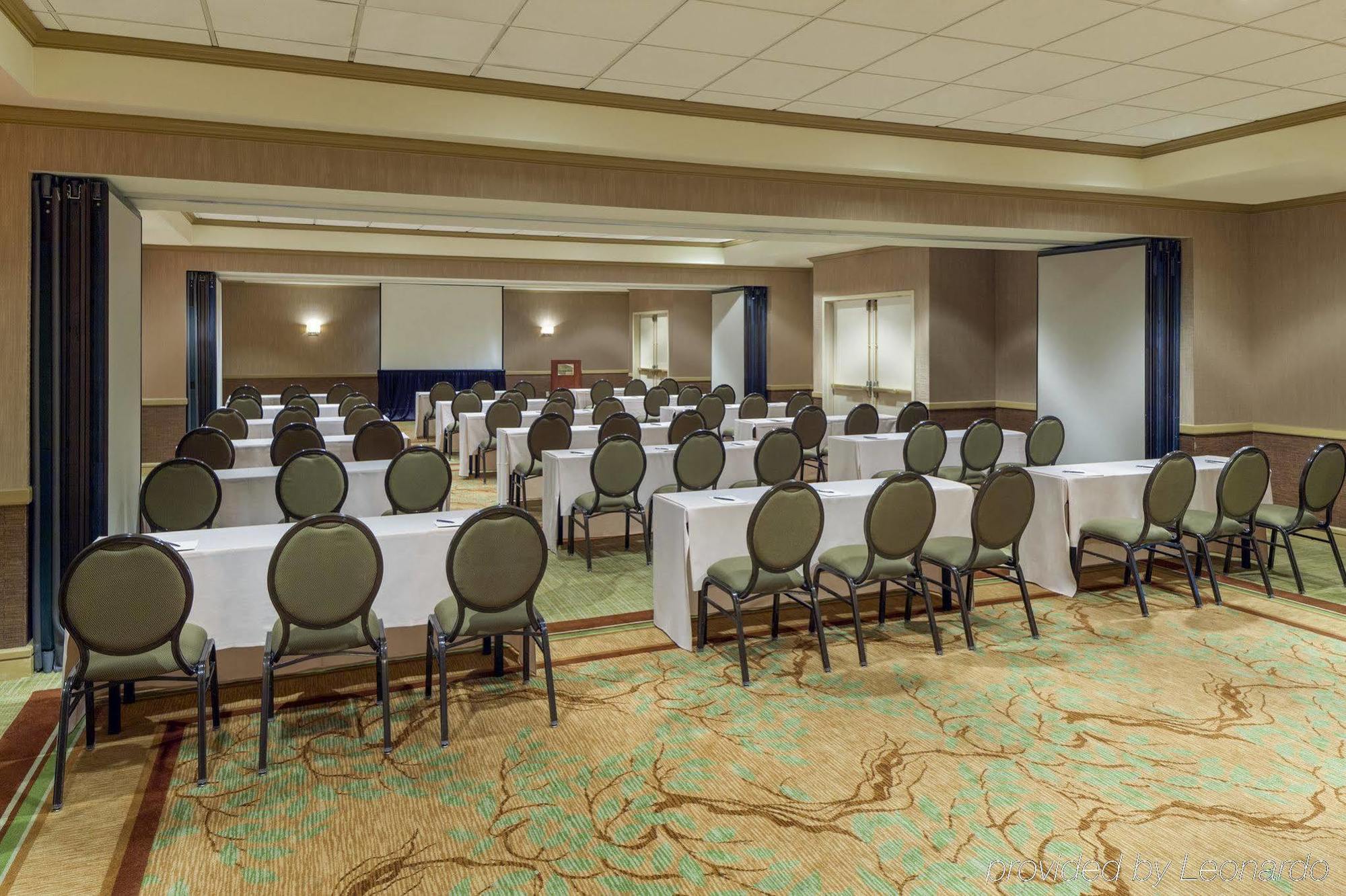 Sheraton Suites Market Center Далас Екстериор снимка