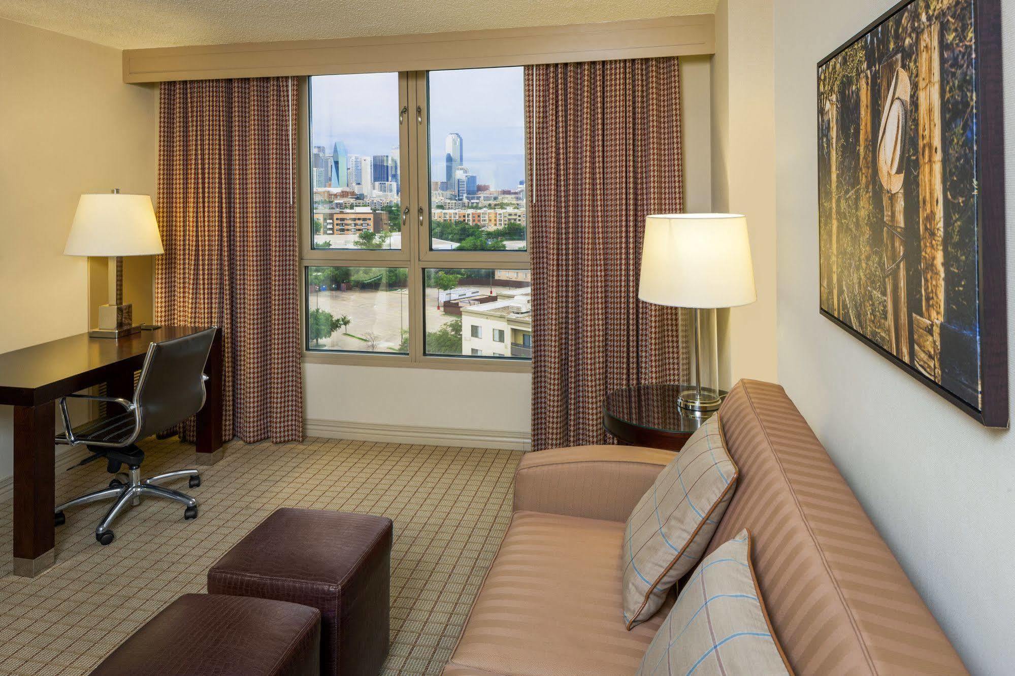 Sheraton Suites Market Center Далас Екстериор снимка
