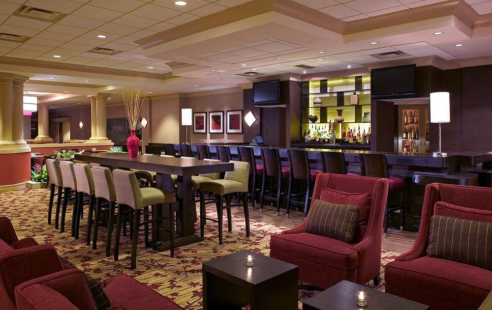 Sheraton Suites Market Center Далас Екстериор снимка